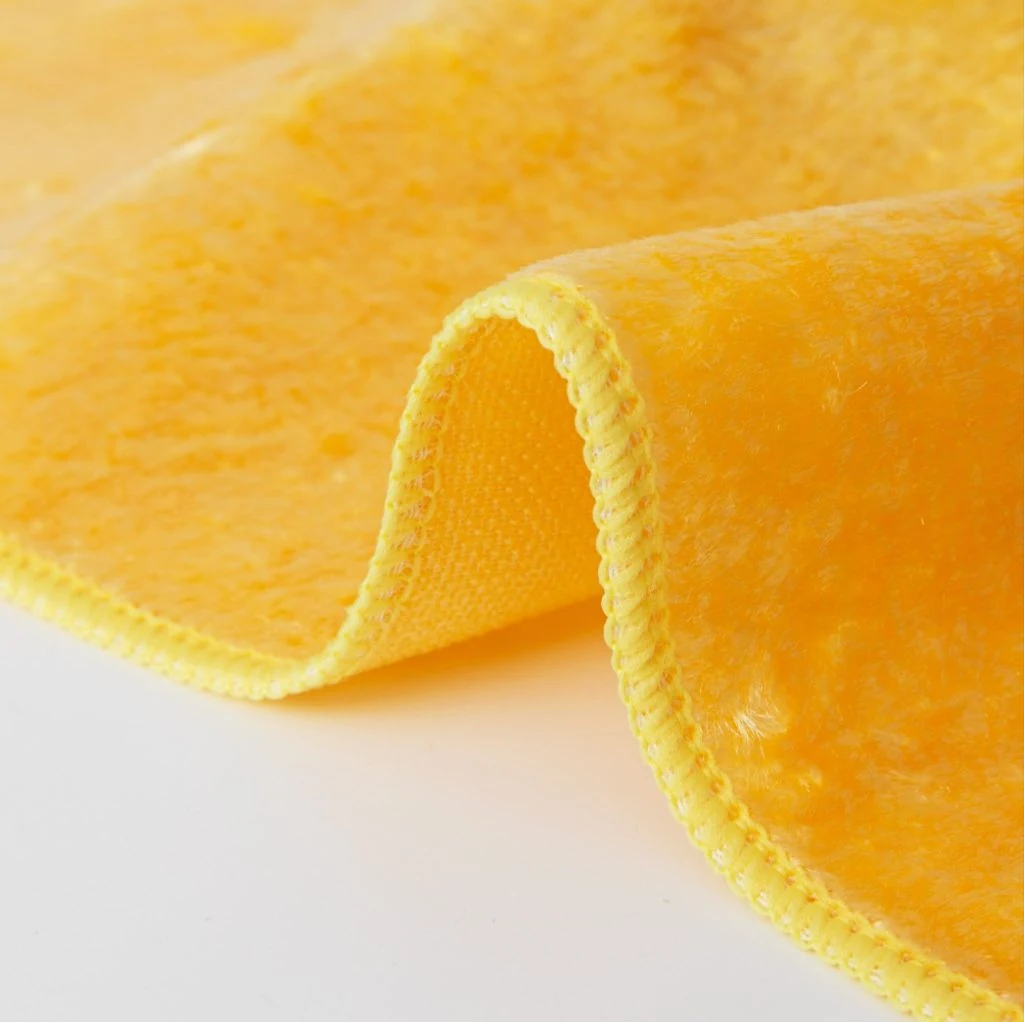 Edge stitching detail on the industrial viscose wiping cloth for durability review.